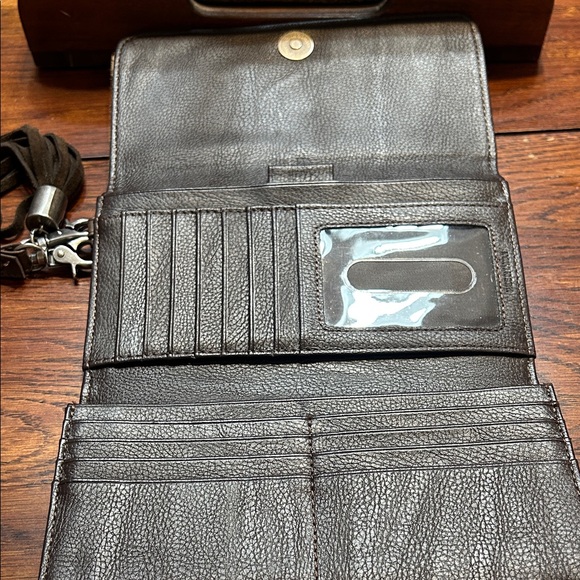 Ariat Women's Nashville Tan and Brown Cowhide Clutch wristlet wallet with Tassel - Picture 6 of 6